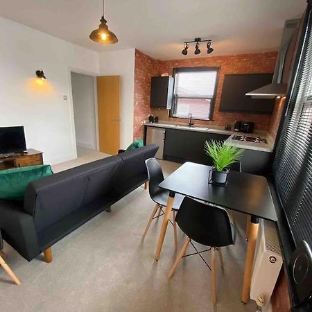 דירות אמסוורת' 1 Bed Flat With Parking Near Town Centre מראה חיצוני תמונה