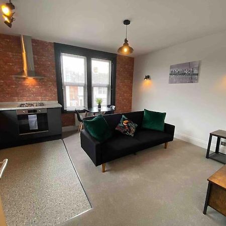 דירות אמסוורת' 1 Bed Flat With Parking Near Town Centre מראה חיצוני תמונה